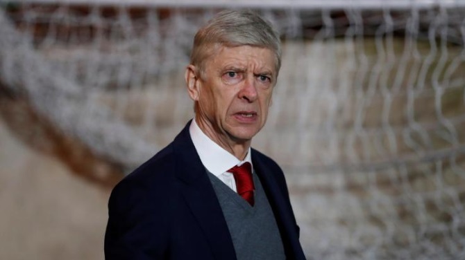 Arsene Wenger: Social Media Could Soon Influence Substitutions