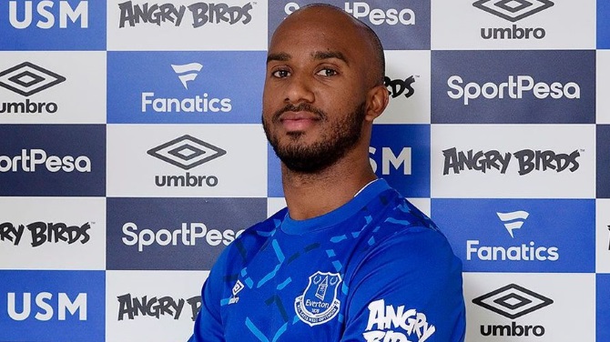 Everton Sign Fabian Delph From Manchester City