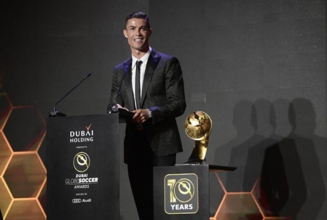 Ronaldo Wins Third Straight Globe Soccer World Best Player Award