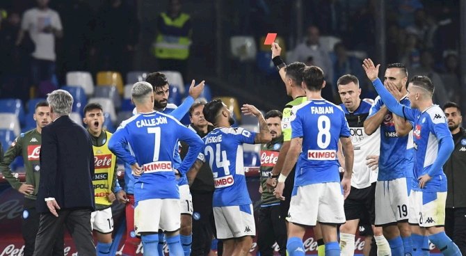 Napoli Chief Attacks Referee Over VAR Controversy