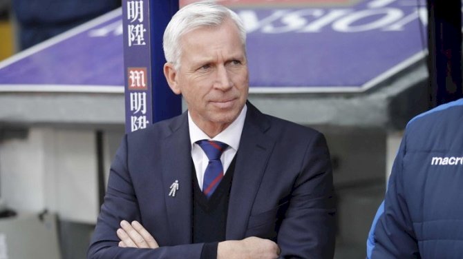 Alan Pardew Gives Away Den Haag Survival Bonus To Aid Covid-19 Fight