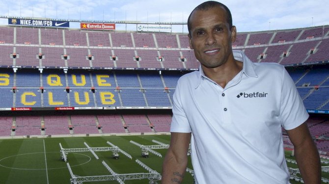 Rivaldo Angered By Barca’s Decision To Let Suarez Leave
