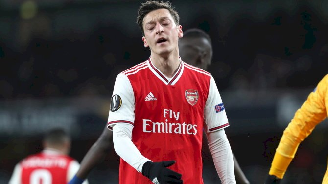 Ozil Hits Out At Arsenal Over Premier League Snub