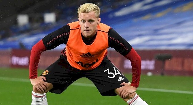 Neville and Evra Question Van De Beek Addition To Man United Squad