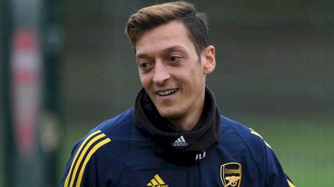 Ozil’s Agent Rules Out January Move From Arsenal