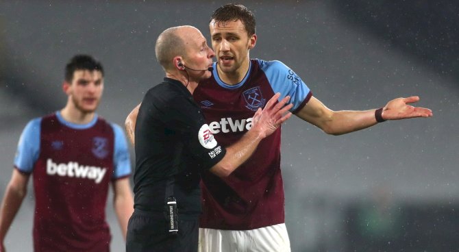Soucek Slams Online Abuse Directed At Referee Mike Dean