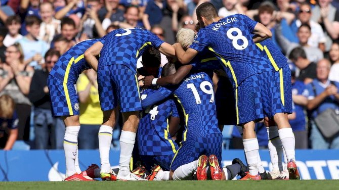 Premier League Round Up: Man Utd, Chelsea Earn Thumping Wins, Everton Crush Southampton