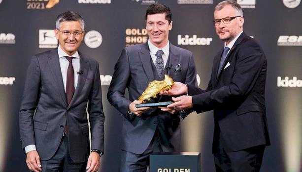 Lewandowski Presented With European Golden Boot Award