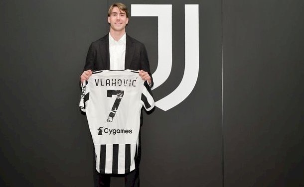 Juventus Seal €75m Move For Dusan Vlahovic