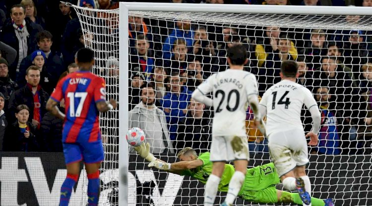 Guardiola Refuses To Blame Man City Players For Palace Stalemate