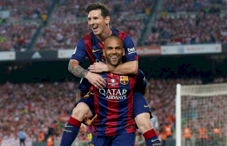 Dani Alves Wants 'Unhappy' Messi To Make Barcelona Return