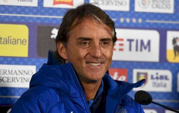 FIGC President Wants Mancini To Stay In Charge Of Italy Despite World Cup Debacle