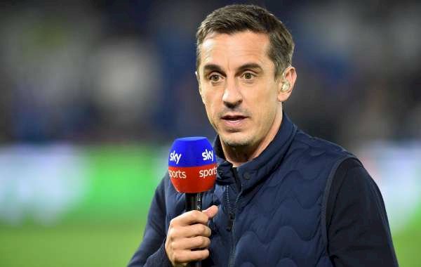 Gary Neville Lays Into Man Utd After Comprehensive Liverpool Defeat