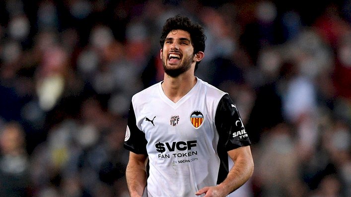 Wolves Seal Goncalo Guedes Signing From Valencia