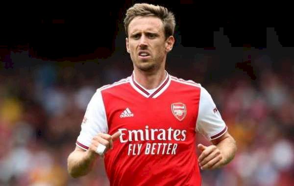 Knee Trouble Forces Monreal Into Retirement At 36