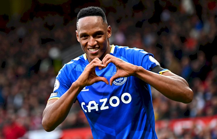 Yerry Mina Heads Everton Exit List As Coleman Is Offered Fresh Contract