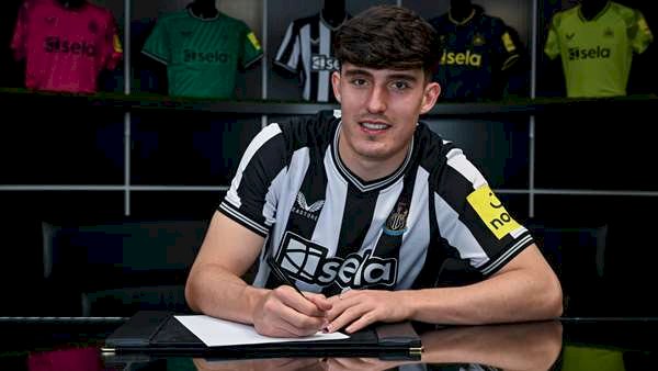 Newcastle Poach Livramento From Relegated Southampton On Five-Year Deal