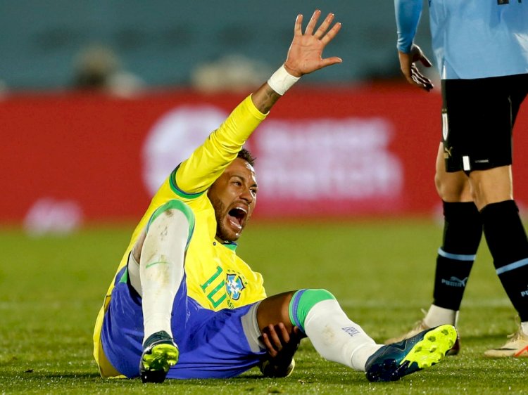 Neymar Set For Lengthy Layoff After Suffering ACL Injury